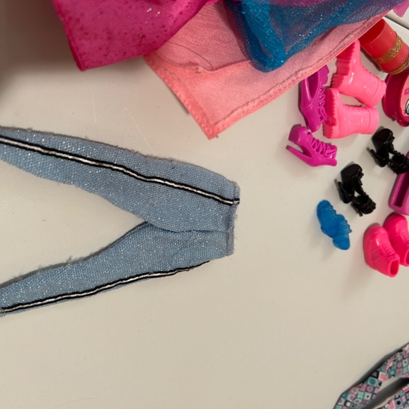 Jewel Girl and Cali Girl Barbie Lot - Picture 16 of 16